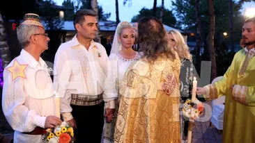Marcel Toader s-a insurat cu aleasa inimii sale in costum popular! Nunta pe pajiste intesata cu motive traditionale!