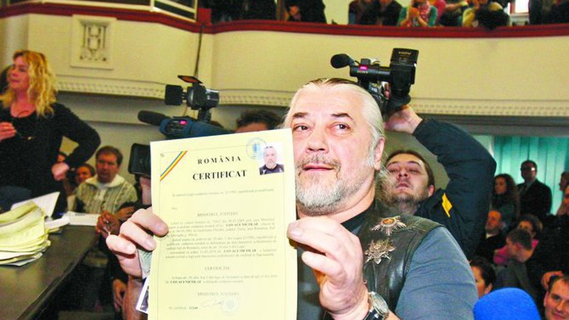 E din nou roman, dupa 34 de ani
