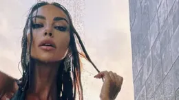 Mădălina Ghenea, absolut spectaculoasă la duș. Imaginile cu care și-a încântat fanii