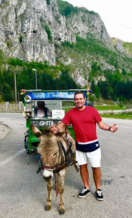 Cântăreţul mai este judecat într-un dosar tot pentru că a condus fără să aibă dreptul