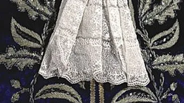 Expozitie de haine la Muzeul de Arta