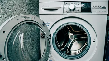 Ai mașină de spălat rufe? Poți să îți iei amendă pentru că nu știi cum să o folosești