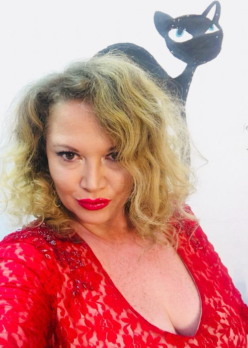 După ce a fugit de acasă, Oana Lis s-a afișat cu un bărbat misterios: ”Ce repede l-ai agățat”