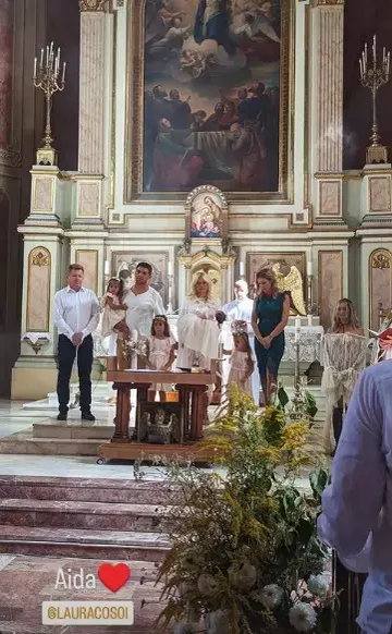 Laura Cosoi și-a botezat cea de-a patra fiică într-un decor de basm. O persoană dragă din viața actriței a lipsit de la marele eveniment