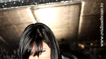 Ellie White repeta cu 40 de grade febra pentru Romanian Music Awards