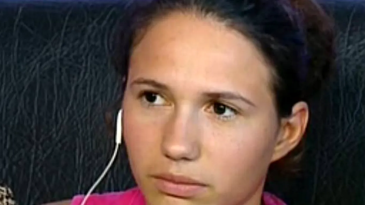 Primele imagini cu Raluca, eleva violata din Vaslui: Vreau sa merg la psiholog...