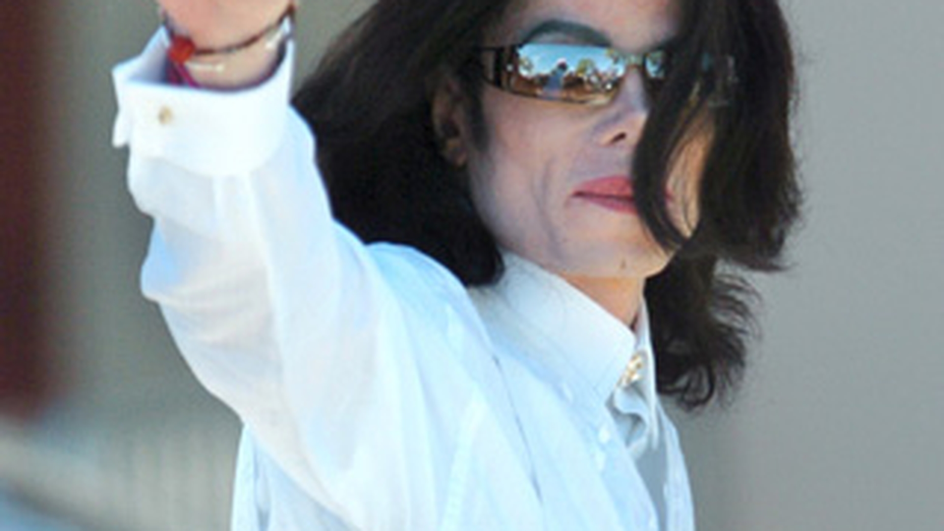 Fanii romani il omagiaza pe Michael Jackson in Parcul Herastrau din Capitala