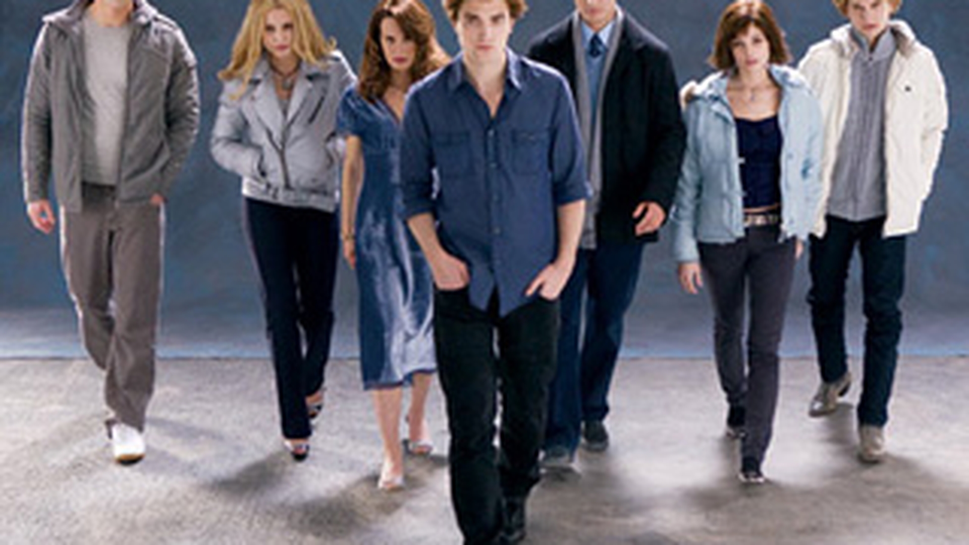 Nu mai iese al patrulea film din seria "Twilight"? Vampirii au fost batuti de un grup inarmat!