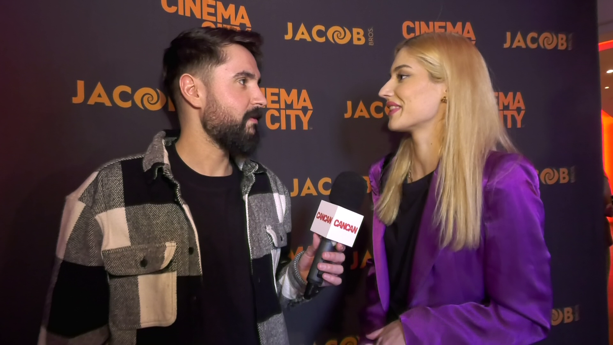 Andia: "Și poate nu aștept fix de Valentine's Day, eu apreciez și lucrurile astea de zi cu zi, mi-ai adus o lalea pentru că ai văzut o doamnă care vindea lalele, ăsta e lucrul care mă gâdilă pe mine!" (Foto: captură video)