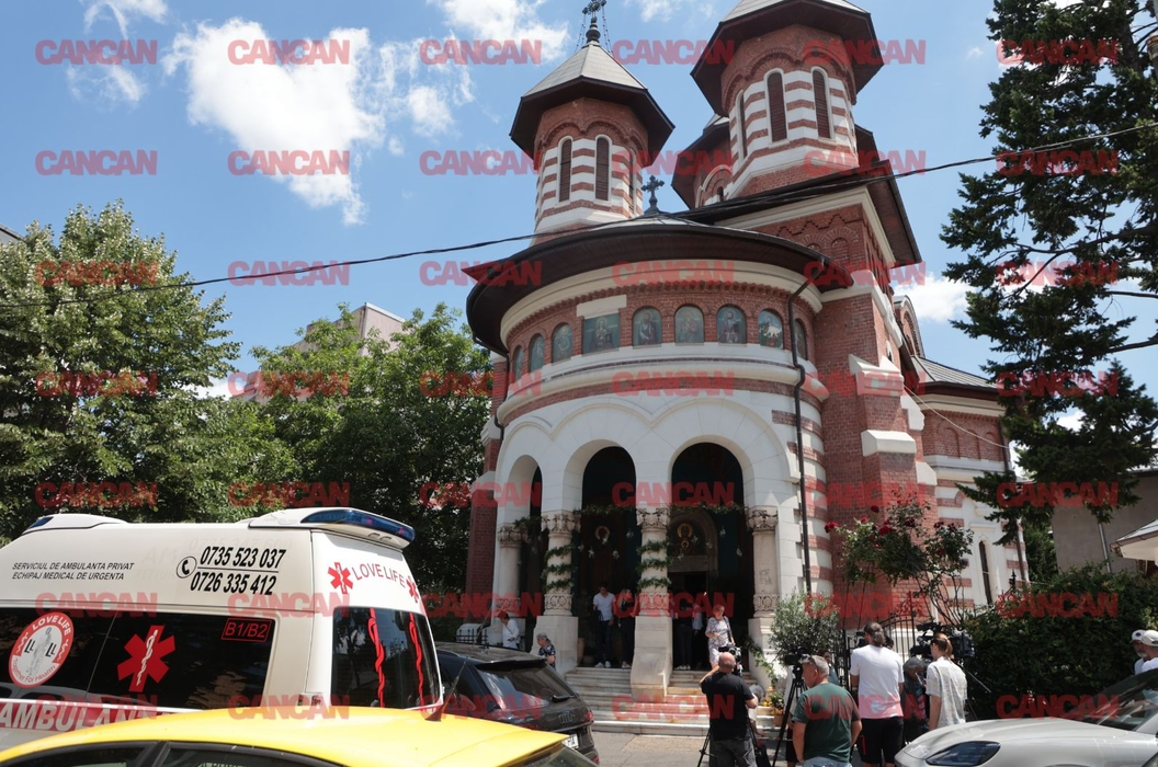 Kira Hagi se mărită cu Thomas Ferfelis! Toate detaliile despre evenimentul anului: cadoul UNIC oferit de Ion Ţiriac şi… Imagini SPECTACULOASE de la nuntă