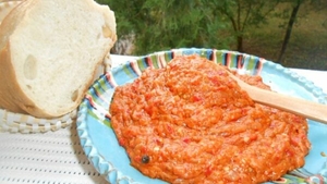 Greșeala care dublează caloriile zacuscăi. Nutriționistul ne învață cum să o gătim corect