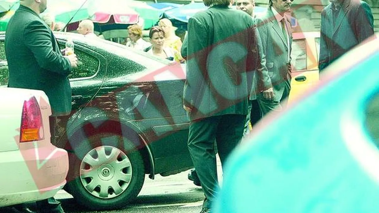 Cu armata de bodyguarzi la tribunal