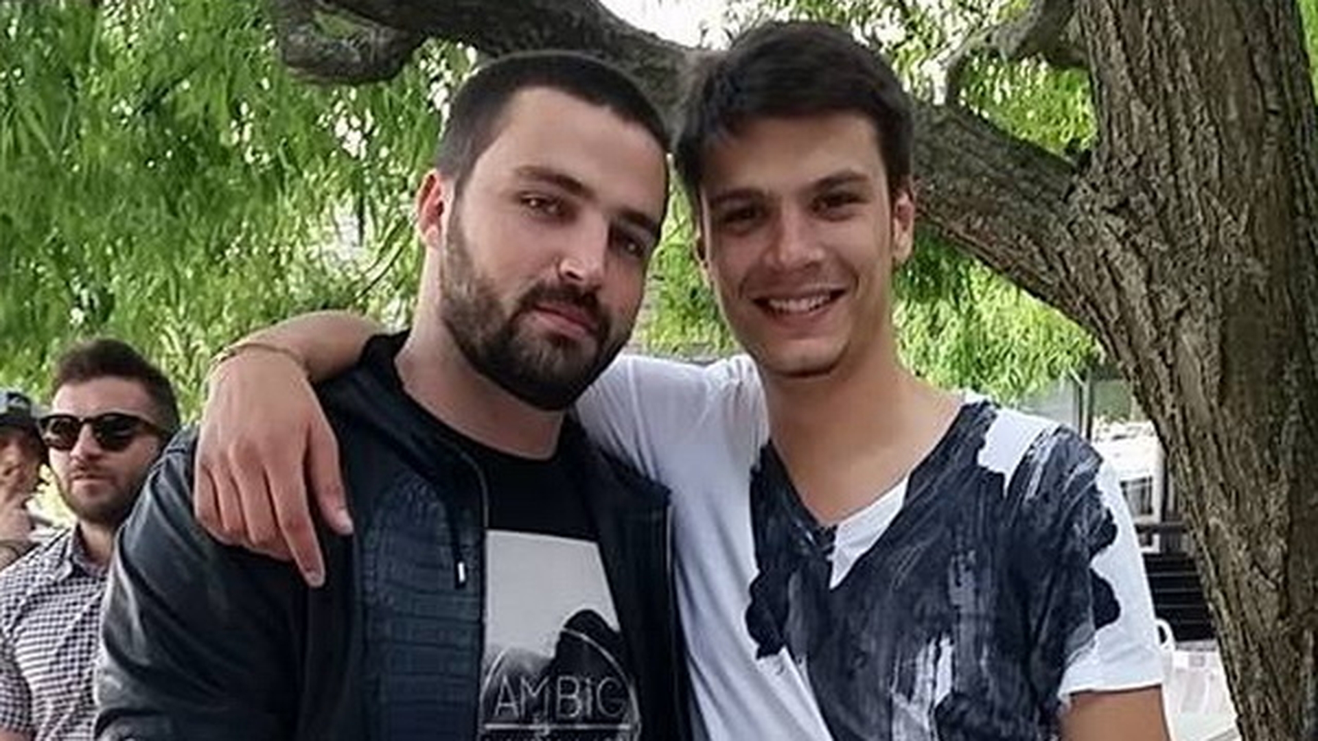 Ca boierii aia mari, isi fac toate poftele! Ce nota exorbitanta a putut sa achite o brigada de seici din Dubai intr-un club!