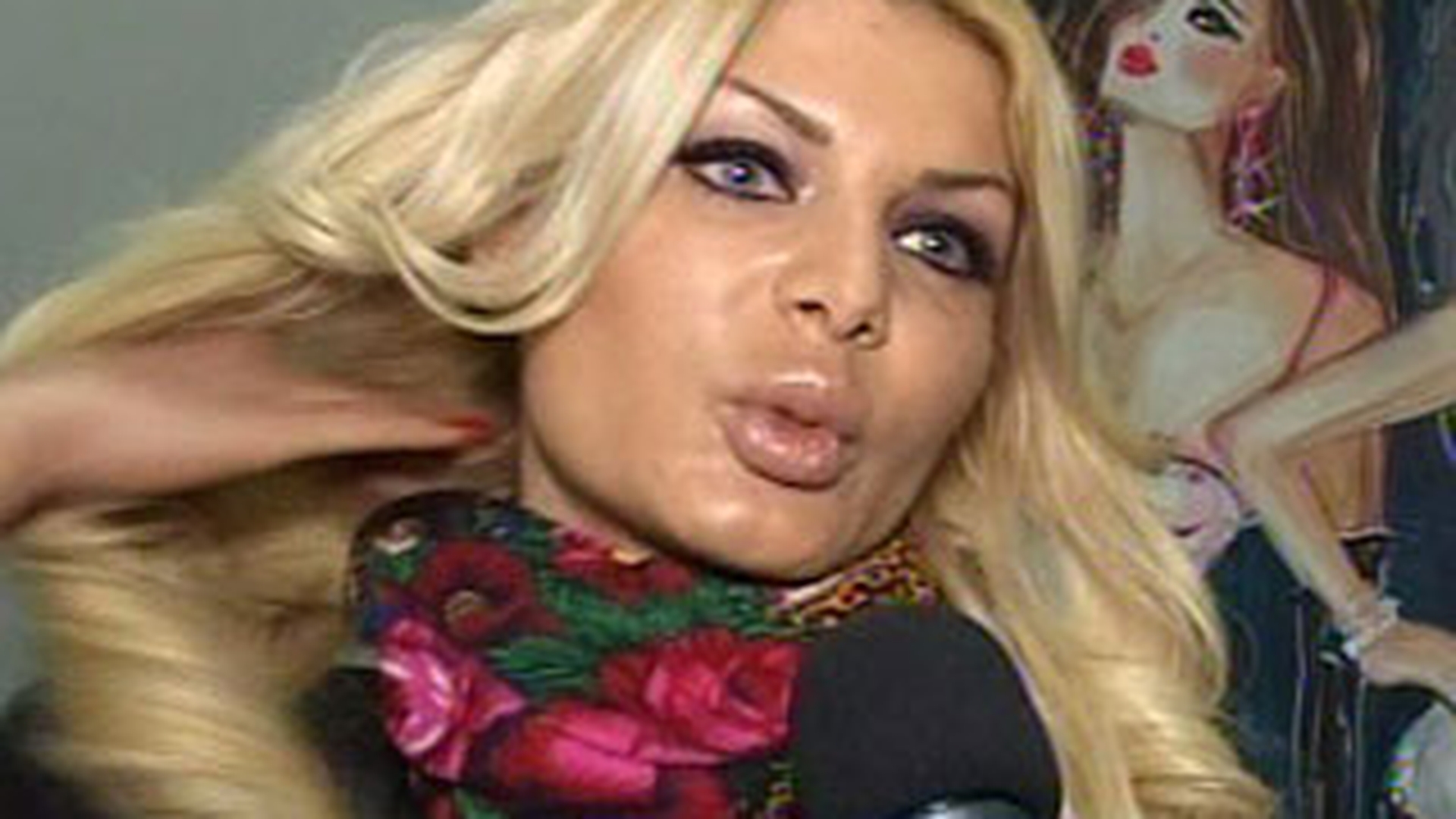 Alice Iotta, sora Simonei Sensual, ajuta fetele sa se "tuneze"! "Am un concurs care are ca premiu o operatie estetica!"