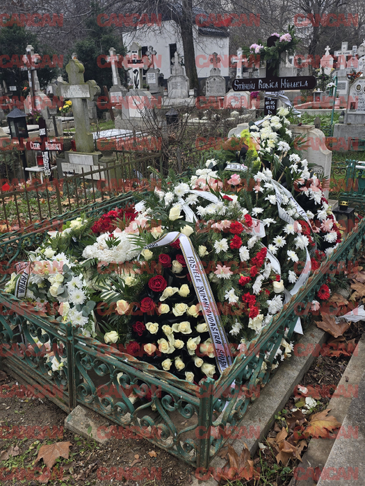 Mormântul Rodicăi Stănoiu a fost acoperit cu multe coroane