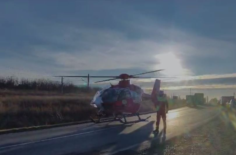 Un elicopter SMURD a ajuns la locul accidentului