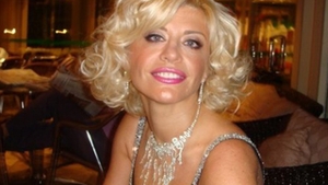 Loredana este fan al tenisului! Artista o sustine pe Andreea Rosca, aflata in sferturile turneului Nike Juniors!