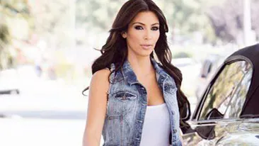 Marele ALB! Nu este vorba despre un rechin ci de fundul lui Kim Kardashian! Cum arata intr-o fusta stramta