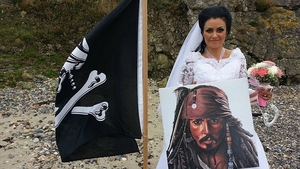 Femeia care s-a măritat cu fantoma unui pirat s-a decis să divorțeze! ”În loc să te iubească, începe să te bântuie”