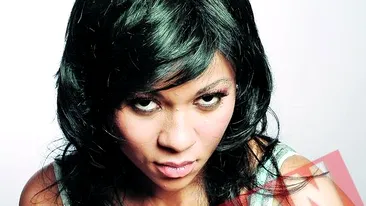 Nadine se ocupa singura de inmormantarea surorii ei