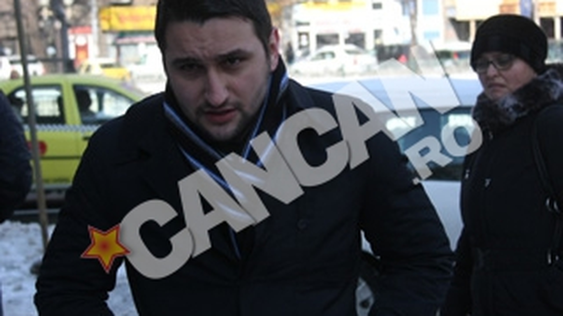 Proful Dan Octavian Visan, in dilema pentru un loc de munca: jurnalist TV sau retailer de medicamente?