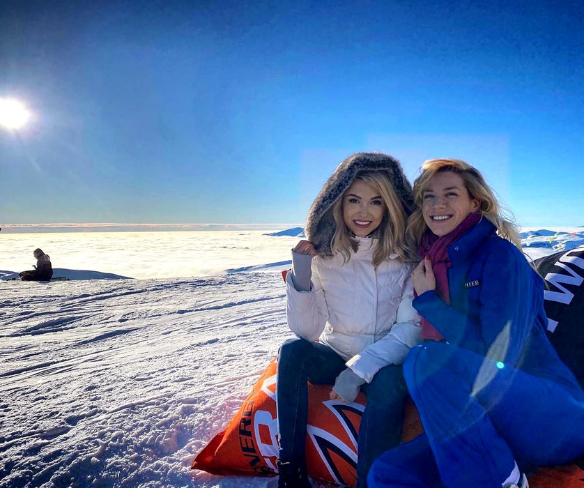 Andreea Bălan a plecat la munte cu iubitul și și-a lăsat fiicele în grija lui George Burcea