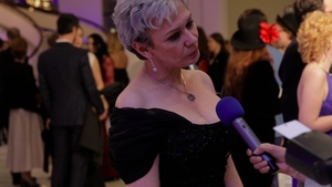 Doamnele României s-au bătut în decolteuri. Stela Popescu şi Oana Pelea, apariţii răvăşitoare la Gala Premiilor Gopo