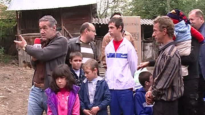 Gigi Becali a donat sume exorbitante oamenilor nevoiași, de-a lungul timpului