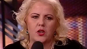 Mama Danielei Crudu s-a ales cu...o fata noua. A dat 4.000 de euro pentru bisturiu!