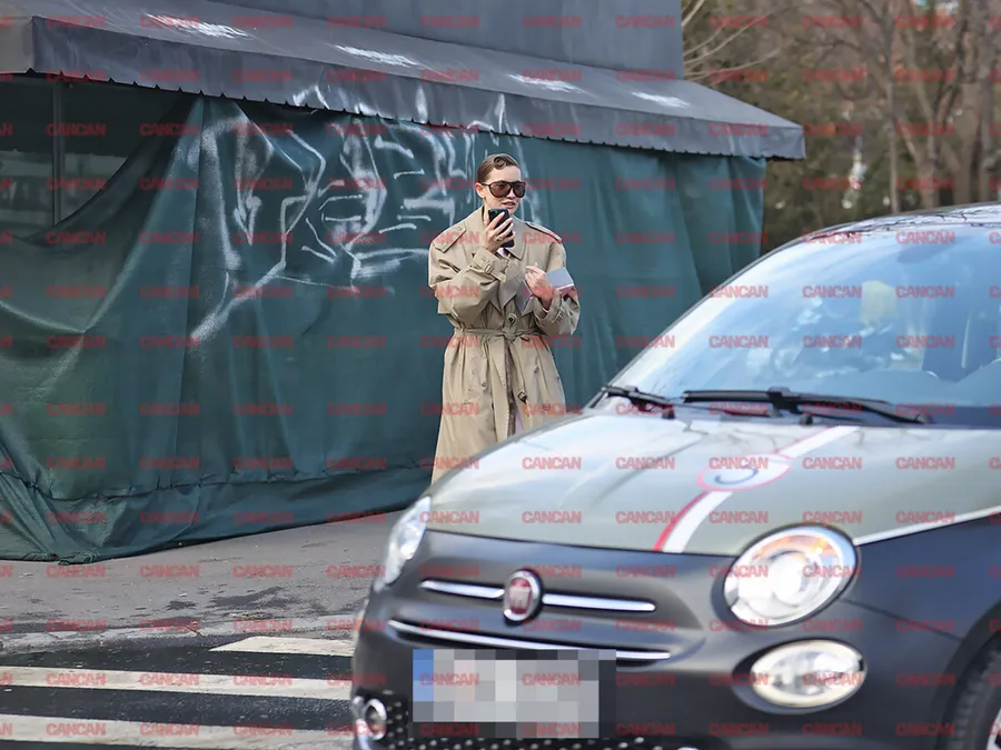 Mike vine la întâlnire cu mașina Iuliei