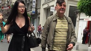 CANCAN.ro a obţinut imagini în premieră. Am pătruns în garajul secret al miliardarului. Probabil e cel mai scump din Bucureşti: are un Bentley, Lamborghini şi…