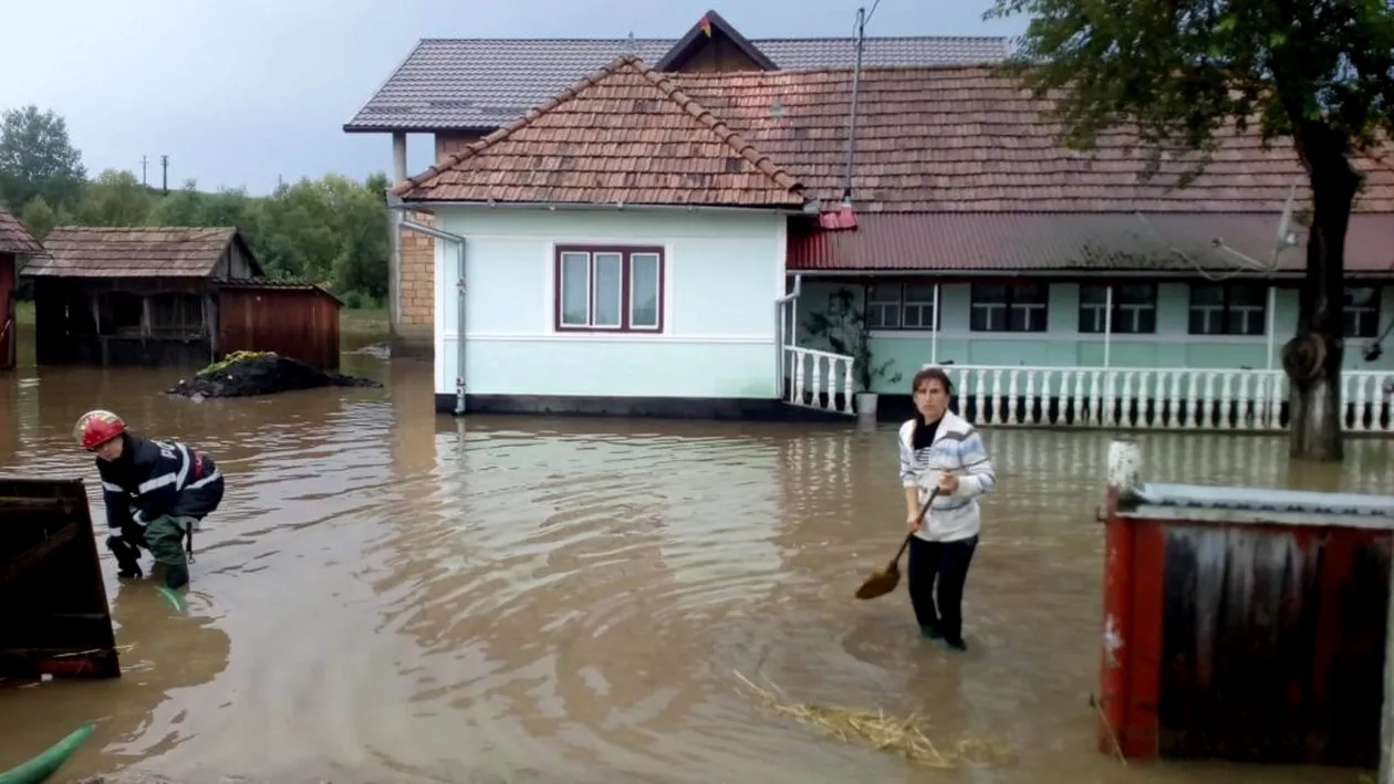 Cod Portocaliu - Vremea face ravagii în România. Viituri și inundații în 34 de localități | VIDEO