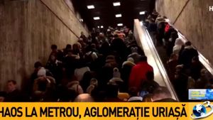 Aglomerație uriașă la metroul din București din cauza vremii nefavorabile