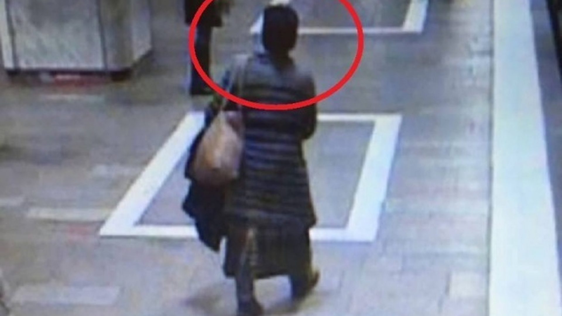 Detalii năucitoare ies la iveală! Cine este a doua agresoare de la metrou 