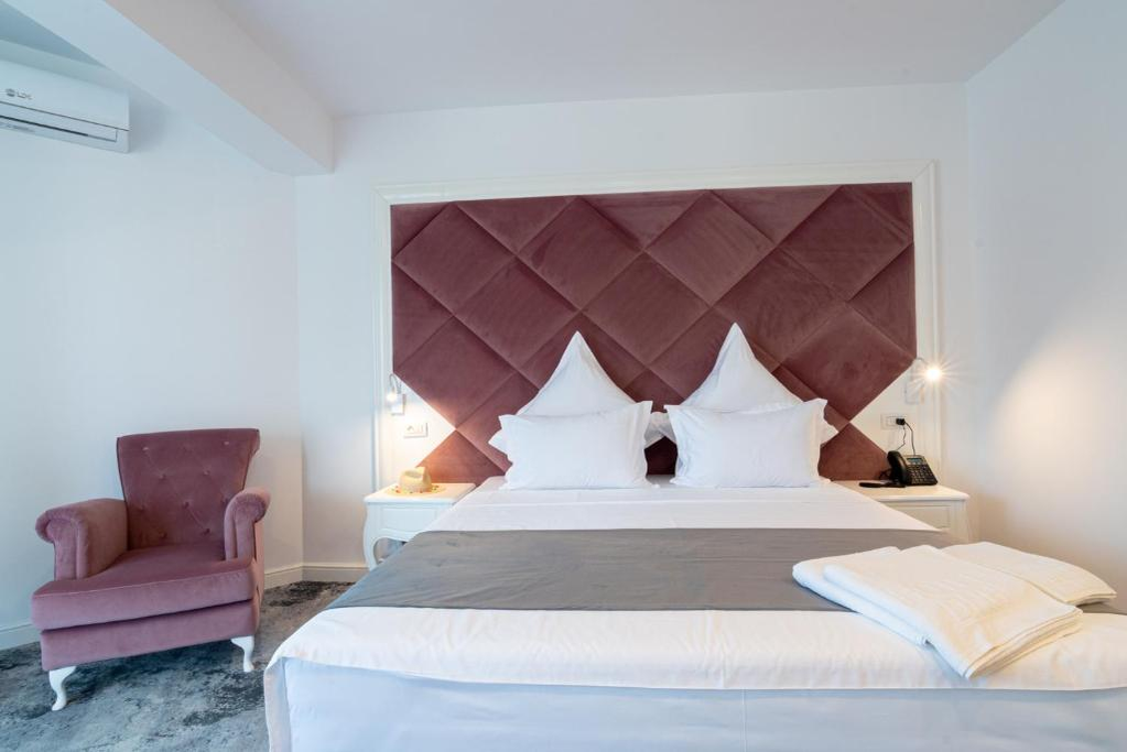 Concediu de coșmar pentru un cuplu în hotelul Simonei Halep din Mamaia Nord. Ce au găsit Andrei și soția lui în cameră