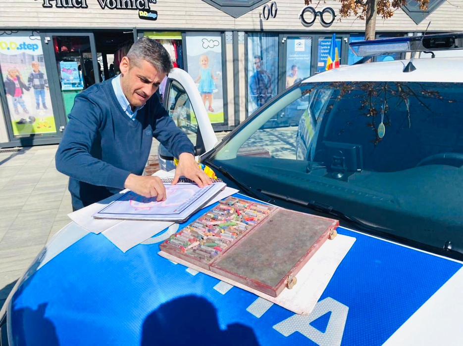 Gelu Neagoe face caricaturi oricunde apucă (Foto: arhiva personală)