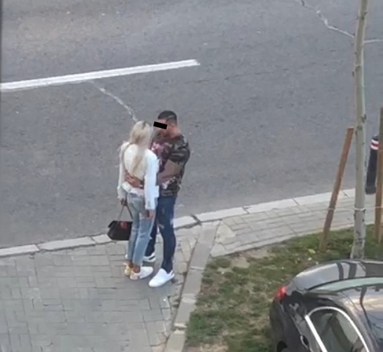 Vedeta a făcut ”spectacol” în parcarea de la Fratellini