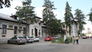 O pacientă a Institutului Socola din Iaşi s-a aruncat într-o fântână din curtea spitalului