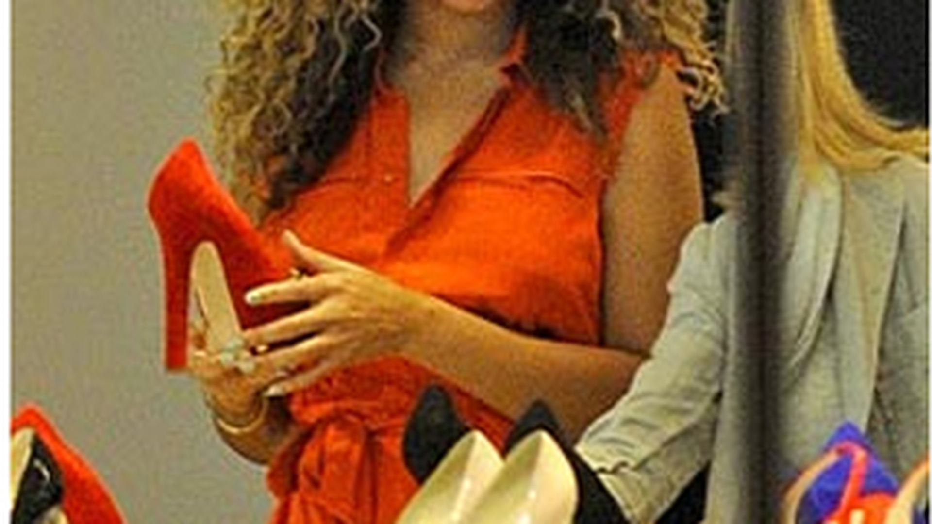 Beyonce a spart 9.000 de lire intr-o ora jumatate pe haine si pantofi, in Londra