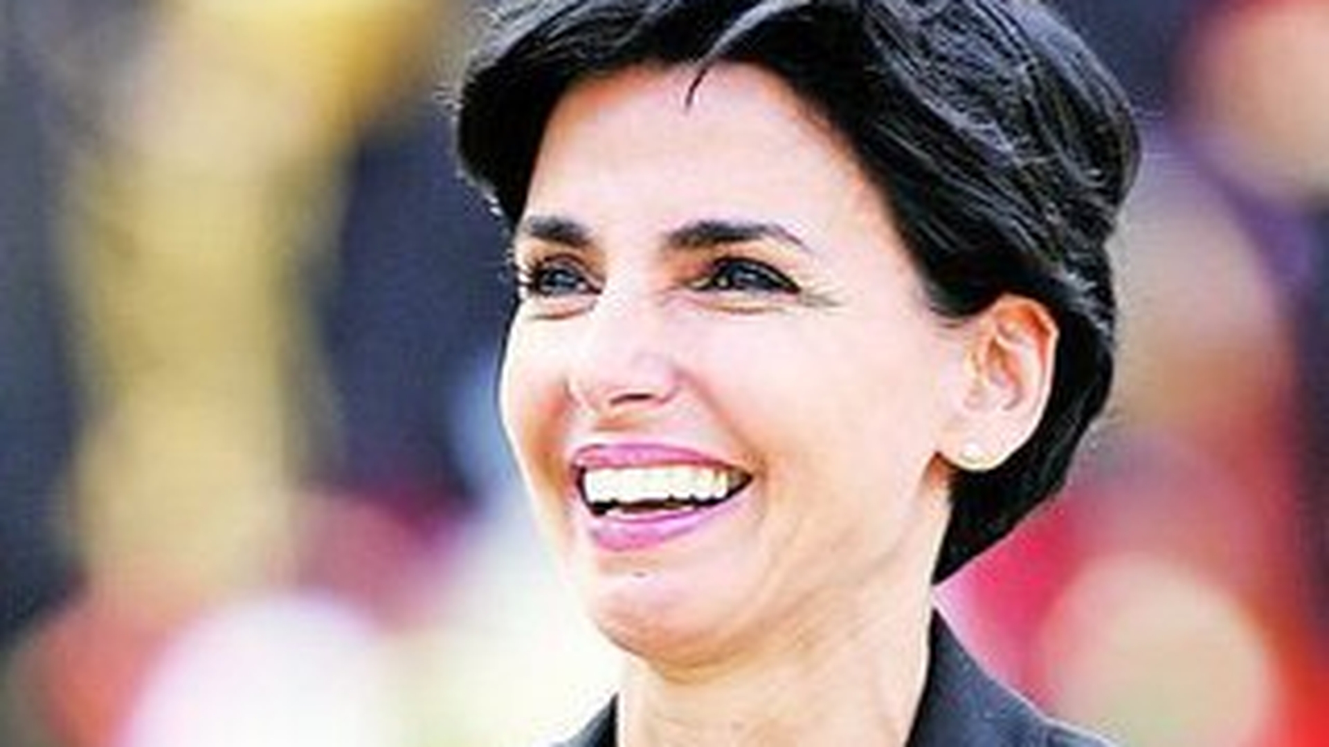S-a format o noua pereche de amorezi. Justitiara, cuplata cu un fustangiu