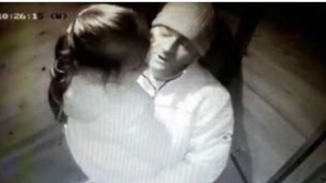 Unde a fost văzut recent pedofilul care a agresat doi copii în lift! Mama lor n-are de gând să stea cu mâinile-n sân: „O să...”