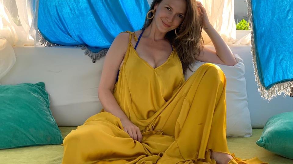 Cum arată Adela Popescu în costum de baie, la șase luni după cea de-a doua naștere