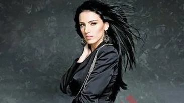 A marcat la Adelina si apoi a amagit-o cu Parisul