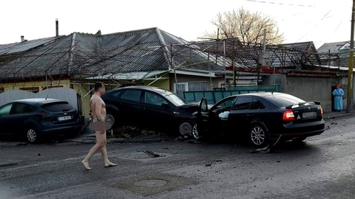 Accident în Constanţa! Șoferul vinovat a coborât de la volan gol pușcă