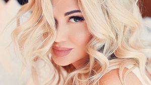 Ce bombă sexy e noua iubită a lui Putin. O răsfățată ca pe o regină