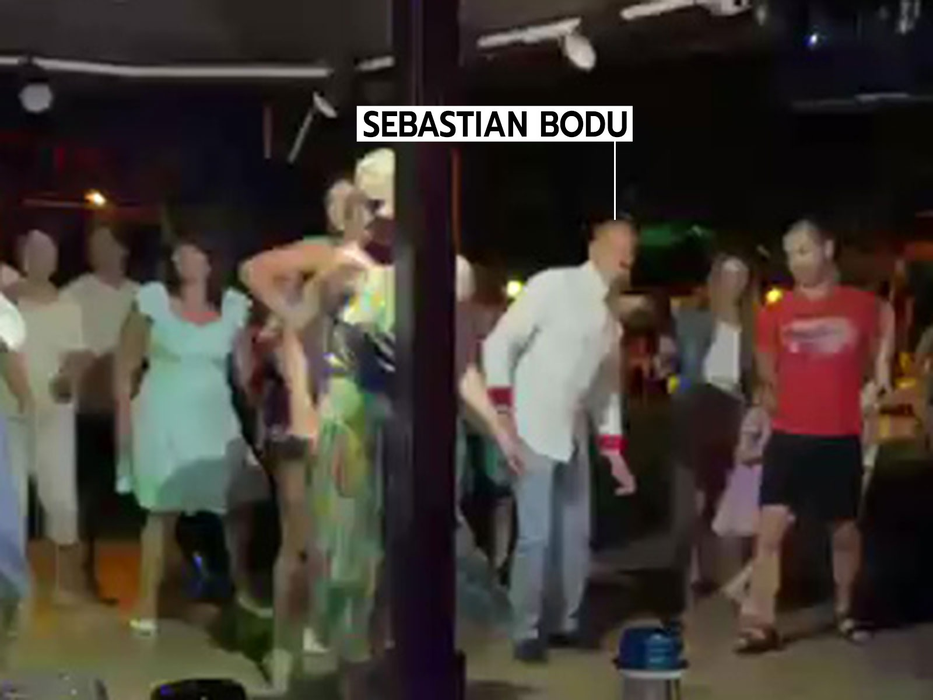 Sebastian Bodu, la ”Cireșica”, dansând pe celebra melodie Meneaito (Foto: CANCAN.RO)