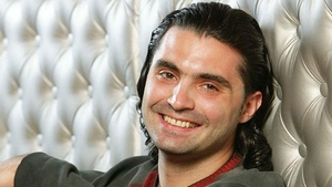 La nici doi ani, poarta haine mai scumpe ca ale parintilor! Nu o sa iti vina sa crezi cat poate costa geaca fetitei lui Pepe!