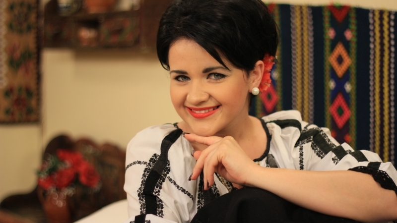 Femei ca la noi, la nimeni. Iata cele mai sexy cantarete de muzica populara din Romania care au creat deliciul fanilor in 2012!