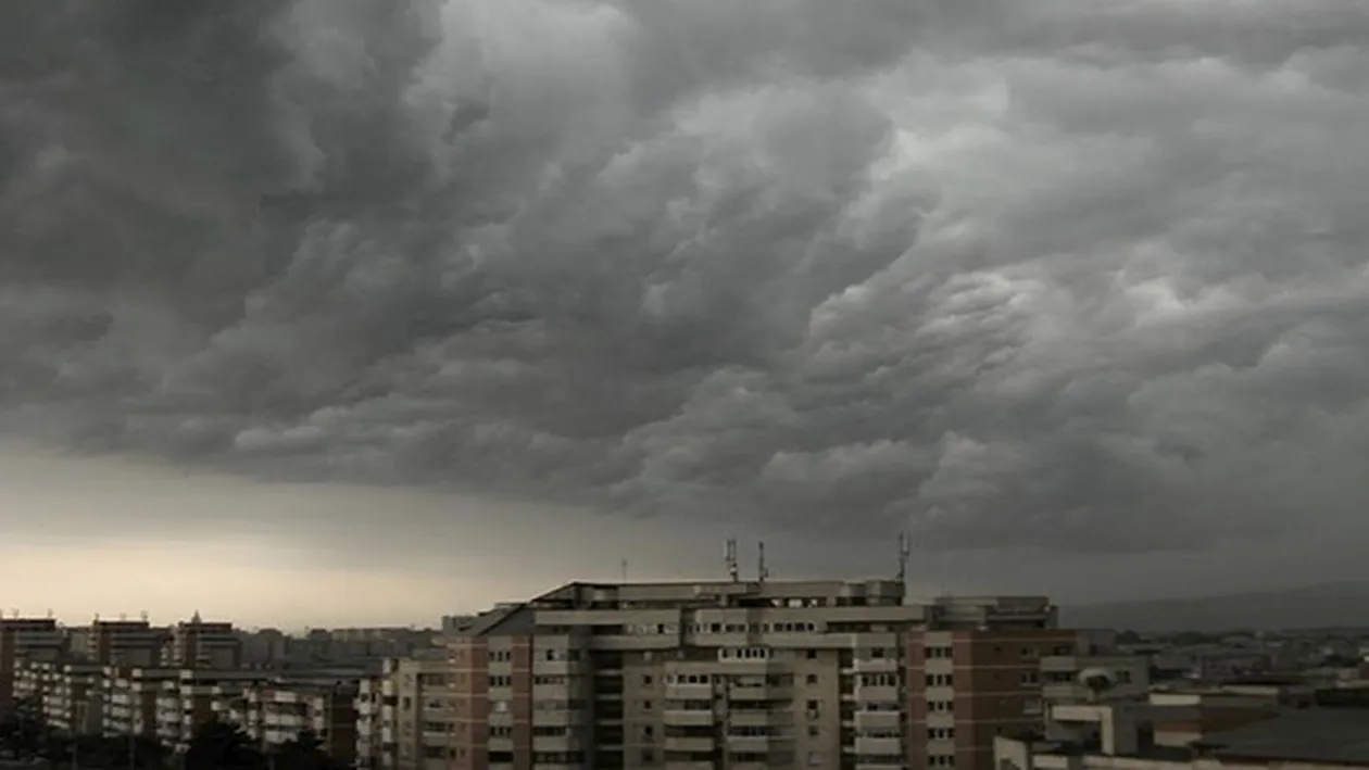 Jumătate de ţară este afectată de această informare meteo! ANM a emis o atenţionare de cod galben de furtuni