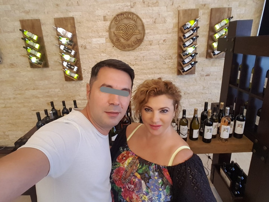 Mihaela Borcea și fostul șofer își asumă relația de iubire. Gesturile amoroase făcute în public